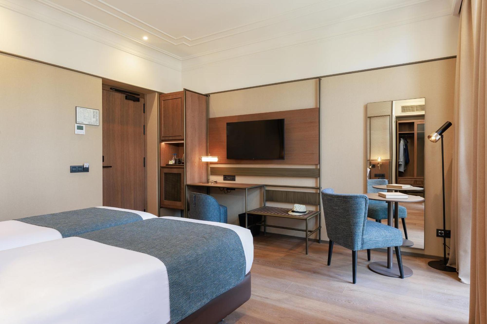 Hotel Medinaceli New Reopening 2025 Барселона Номер фото